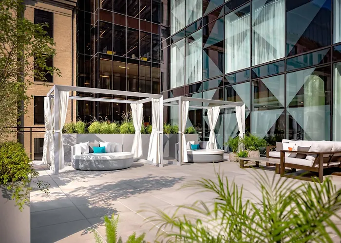 Resorts Guide Humaniti Montreal, Autograph Collection